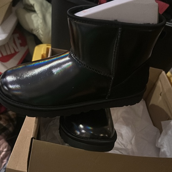 Black ankle boots Ugg size 9 never been worn - Picture 4 of 4